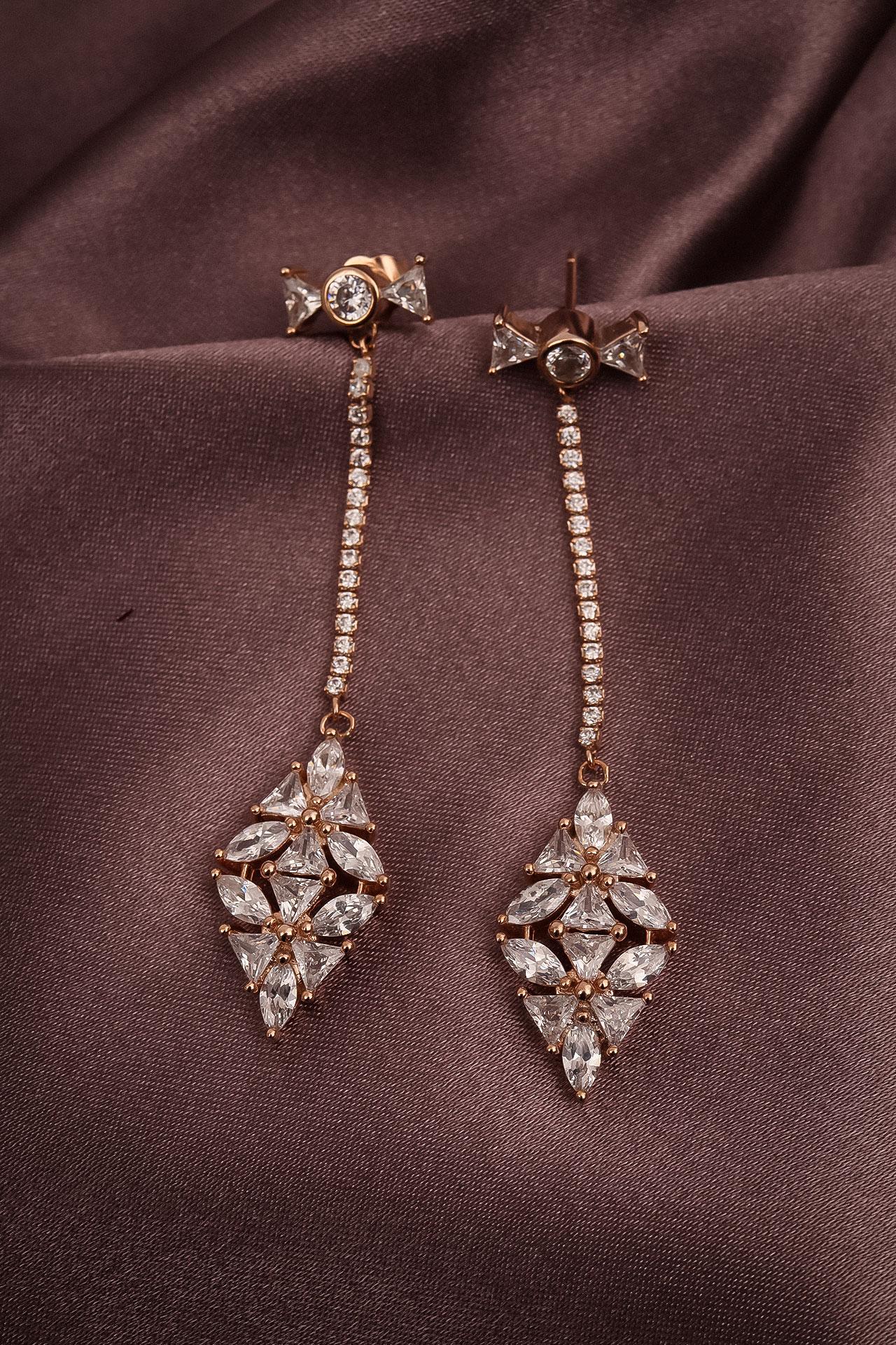 

Серьги из стерлингового серебра 925 пробы с розовыми камнями циркона 12,65 гр.