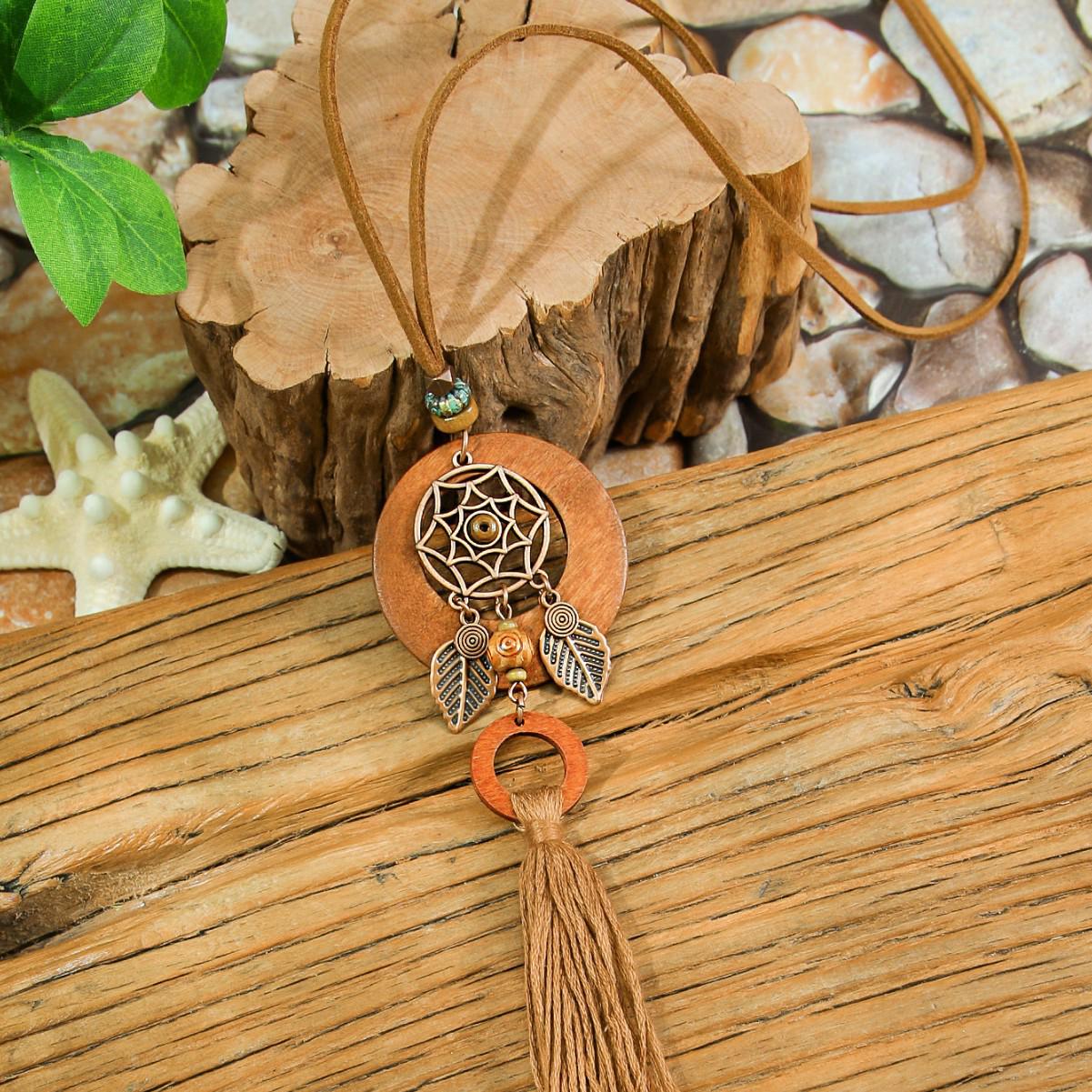 

«Богемский Ловец снов с серьгами-кисточками и этническим деревянным ожерельем»