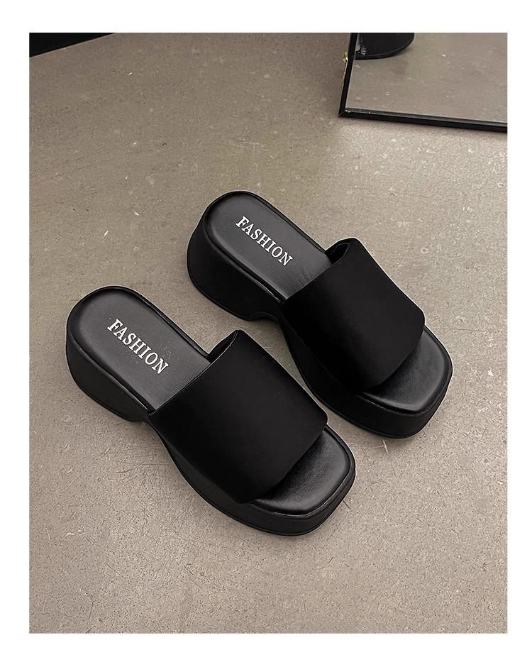 Home indoor non-slip and deodorant cool slippers women's summer wear 2025 new seaside beach shoes heightening sandals women