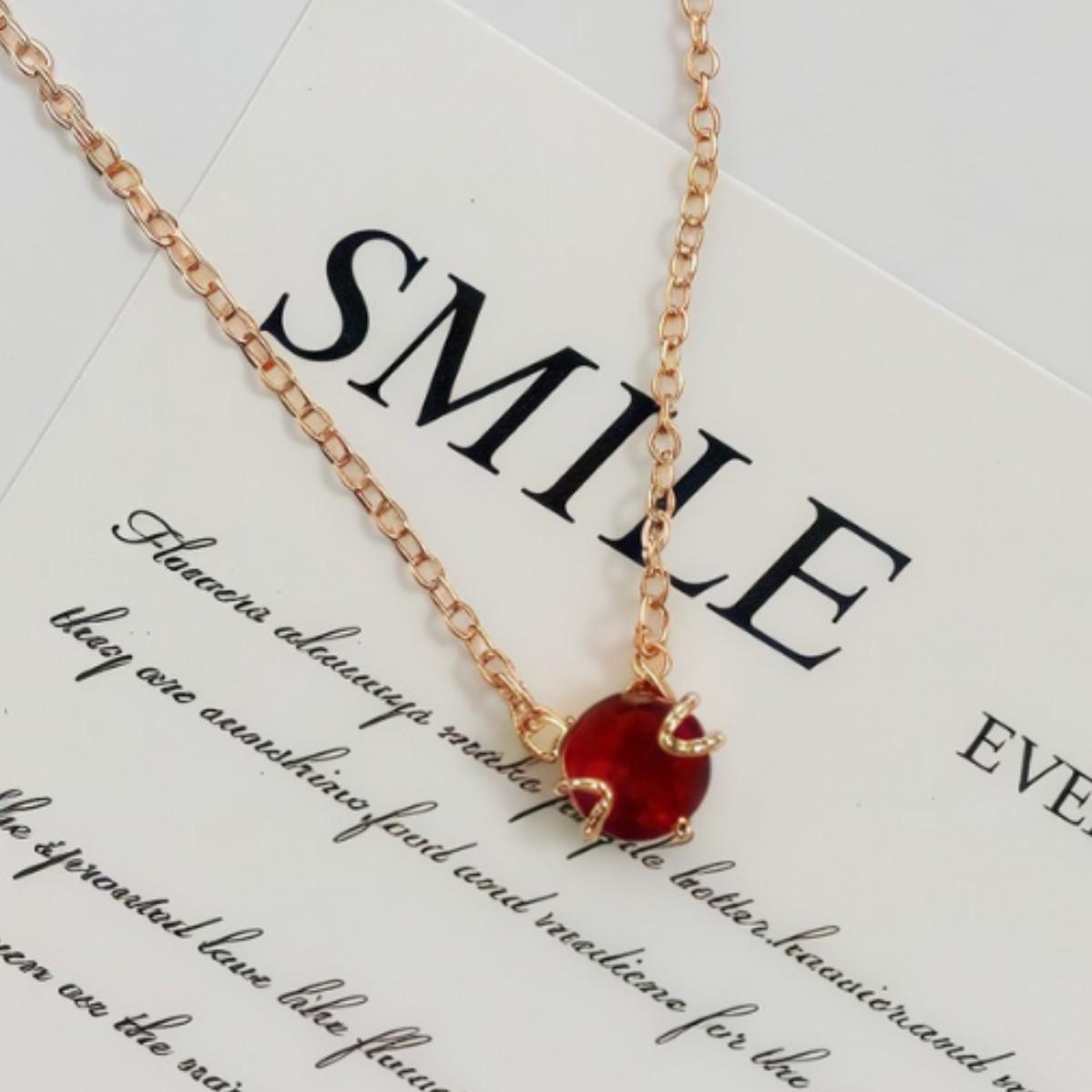 

Korean Style Red Diamond Cat Pendant Necklace - Elegant and Cute