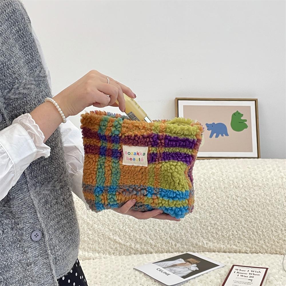 Cosmetische Tas Pouch voor Vrouwen Borduurwerk Margriet Bloemen Koreaans Reis toilettas Tas Schoonheid Make-up Pouch Organizer Etui