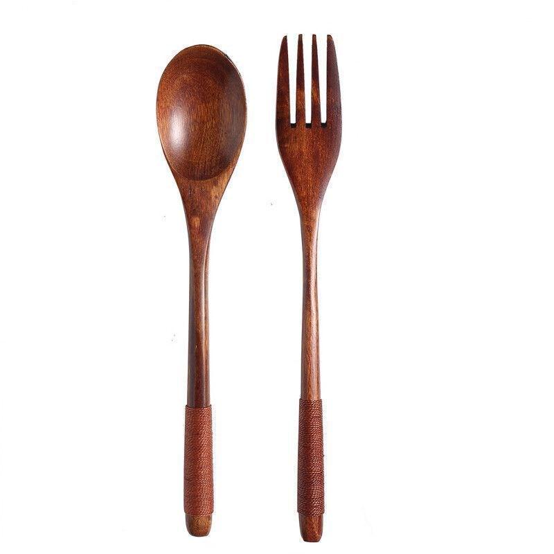 Studentisches Holzbesteck-Set: Löffel, Gabel, Essstäbchen mit Tragetasche. Ideal für den Außenbereich.