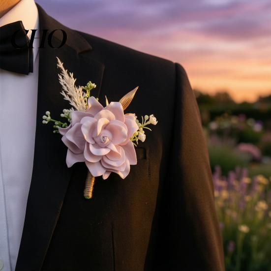 Kompaktes Rosen-Accessoire Herren Simulierte Ansteckblume Leichte Größe Anstecknadel Waldstil Natürliche Optik Anzug-Dekoration mit Grünen Blättern Rankenelementen Abschlussball