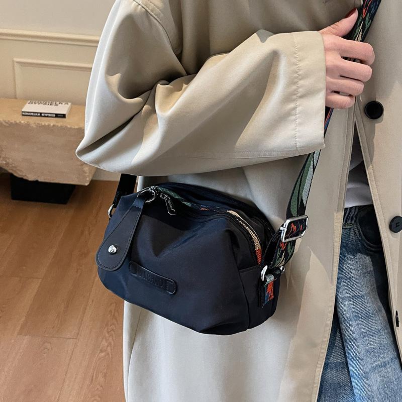 Simple and Fashionable Shoulder Bag, Fashionable and Large-capacity Lightweight Casual Shell Bag 2026 New Messenger Bag for Women