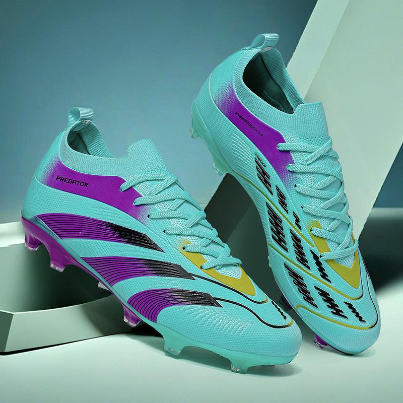 Autumn men's new C Luo European Cup seamless fly-woven low-top couple football shoes student spike training football shoes