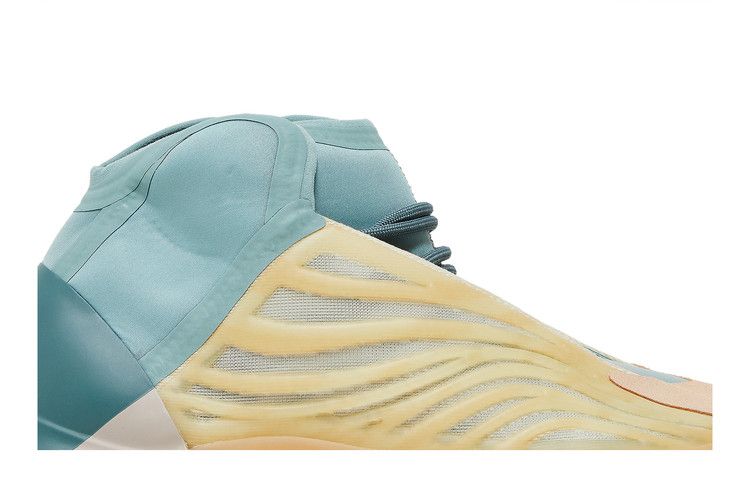 adidas Yeezy QNTM Hi-Res Coral