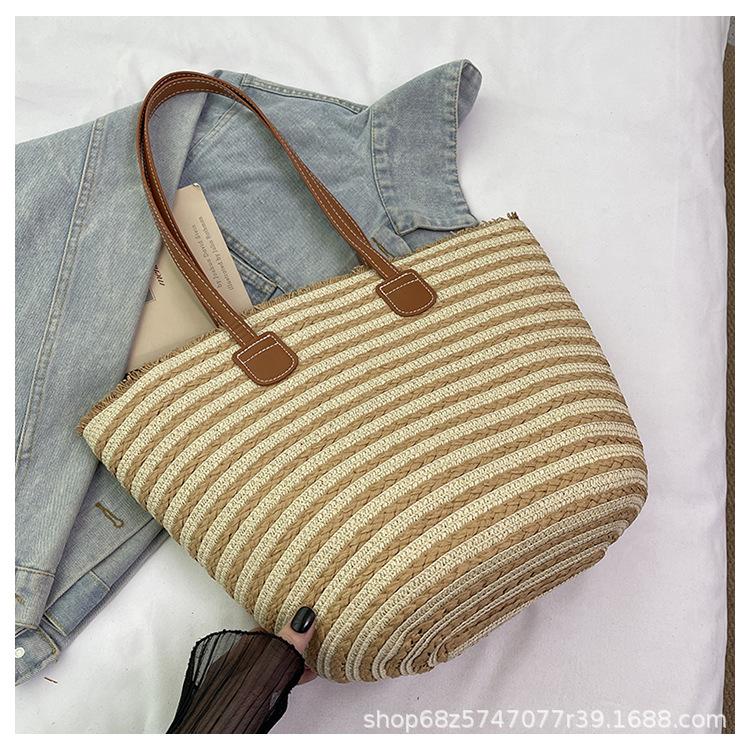 Commuter Large-capacity Bag Women's 2025 New Foreign Versatile Shoulder Bag Summer Beach Vacation Straw Bag