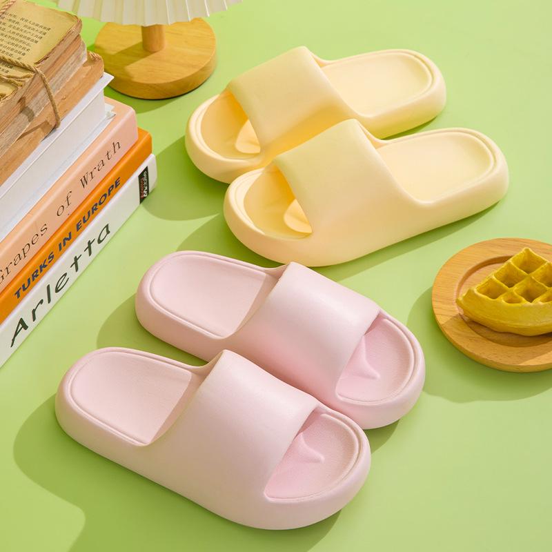 Women's EVA Thick Sole Non-Slip Slippers - Comfortable, Silent, Wear-Resistant Summer Sandals for Home and Bath.