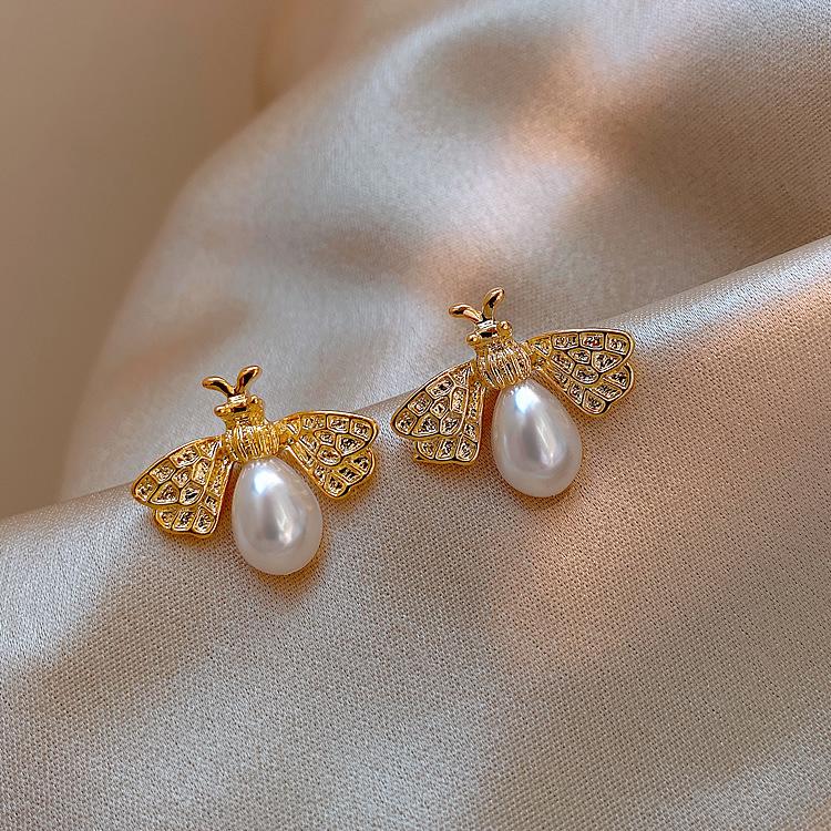 Little Bee Pearl Earrings Femininity Small Stud Earrings Light Luxury Trend Earrings Earrings Pendant