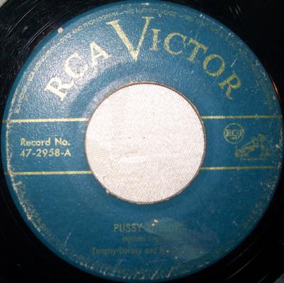 7palcová deska TOMMY DORSEY HIS ORCHESTRA Pussy Willow 472958 RCA VICTOR 1955 US Jazz Použitá
