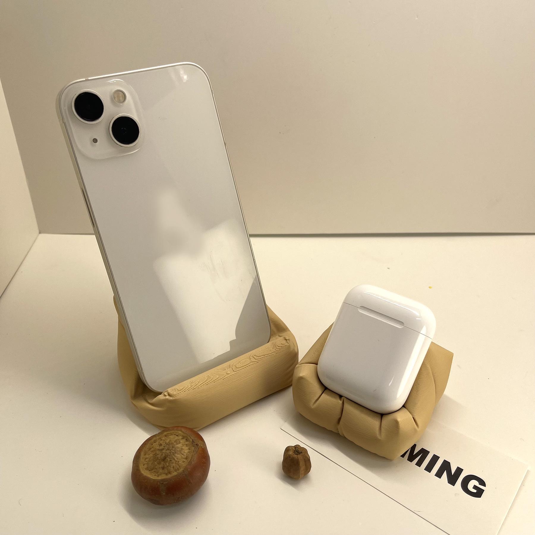 3D Printed Stylish Sofa-Shaped Headphone & Phone Storage Rack - Trendy Must-Have Gift for New Homes Headphone Stand