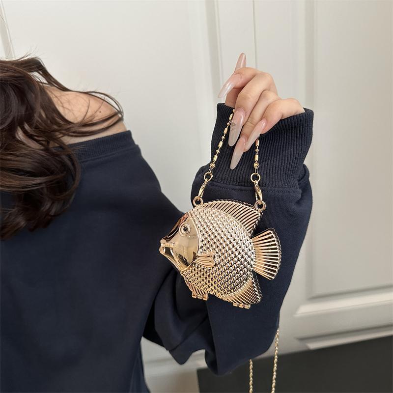 Glamorous Fish Shaped Clutch Purse for Women - Sparkly PVC Evening Bag with Detachable Strap, Mini Party Clutch for Banquet
