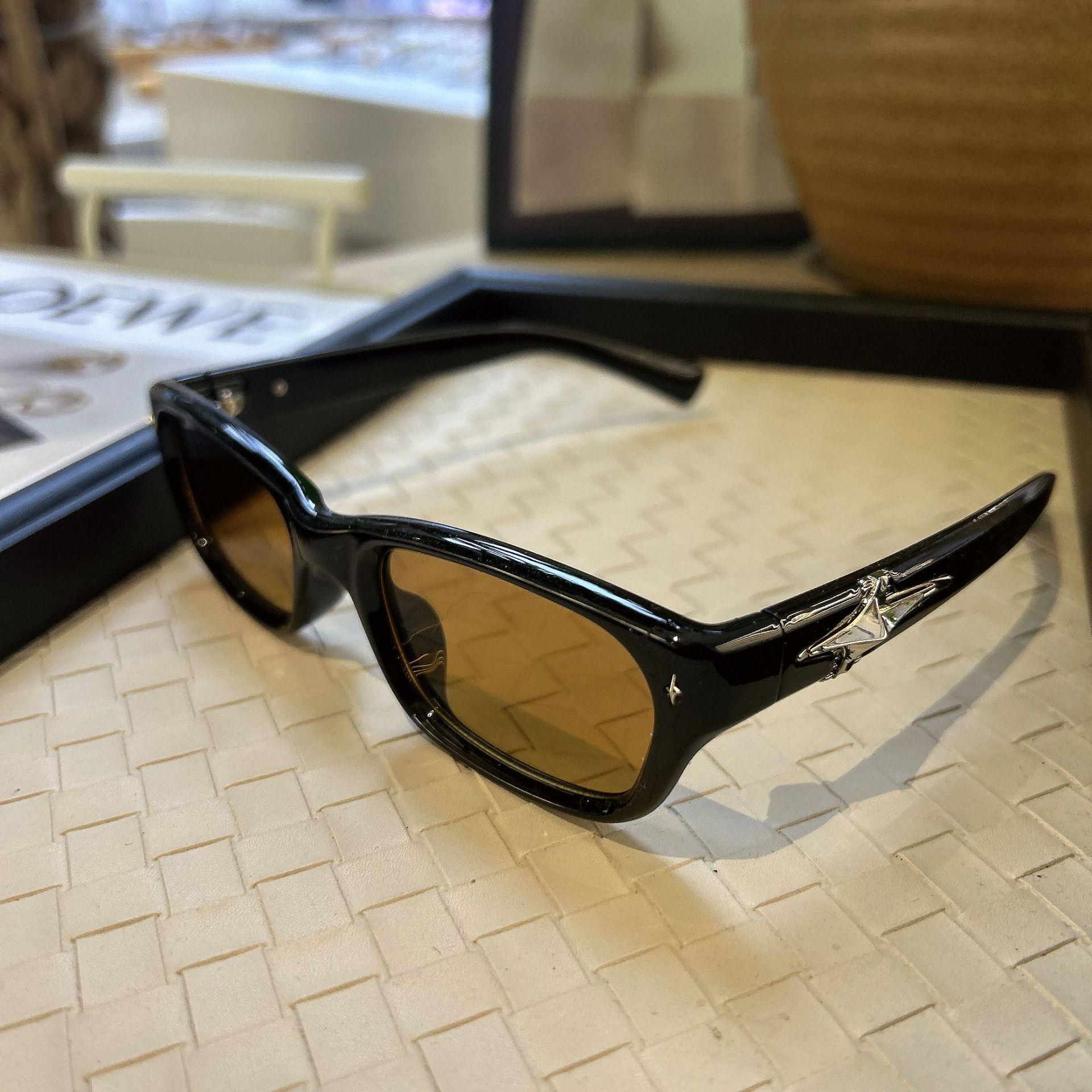 

2026 Unisex High-end UV Protection Square Sunglasses - European & American Fashion