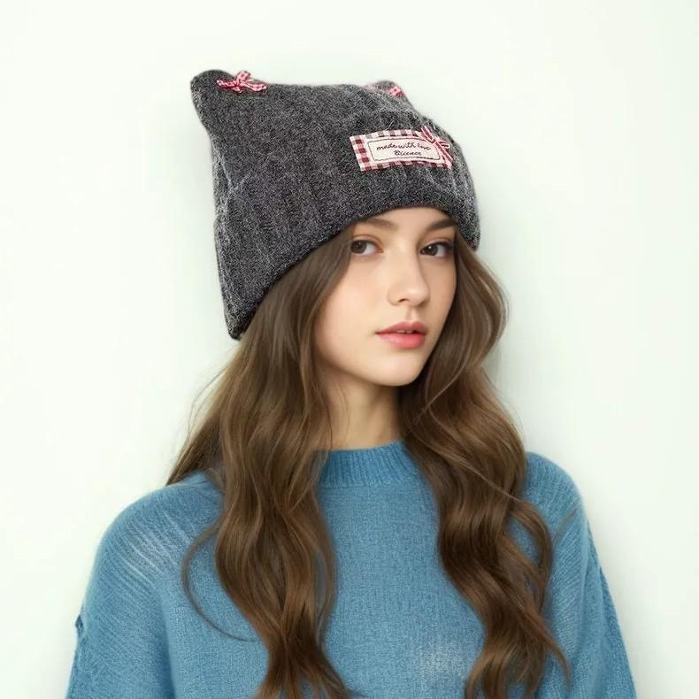 Sweet bow cat ear knitted pullover hat for women, small face in autumn and winter, warm and fashionable versatile wool hat