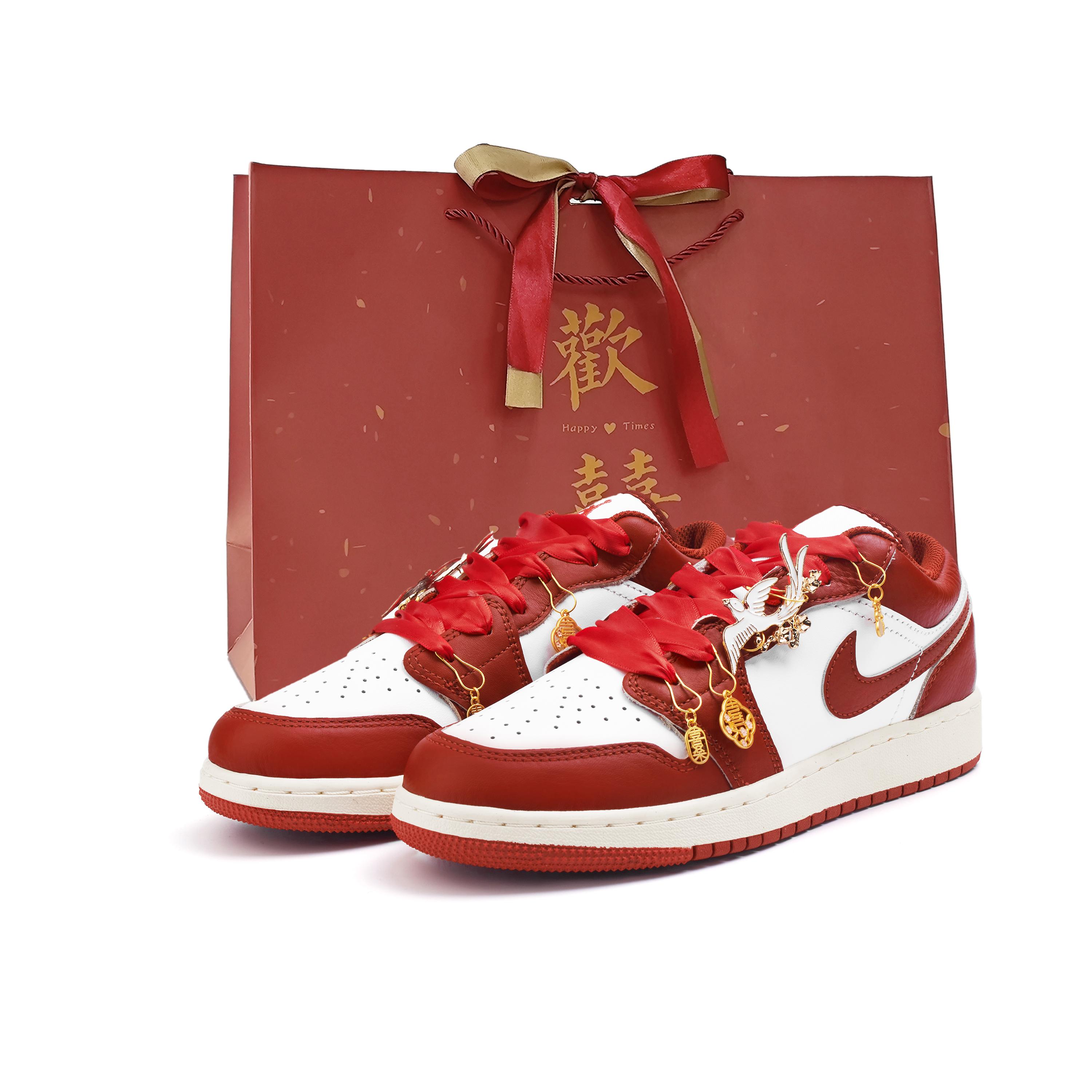 

Jordan Air Jordan 1 Low top Vintage Basketball Shoes Women s Red FJ3465-160(Team676-SBOX) 38.5