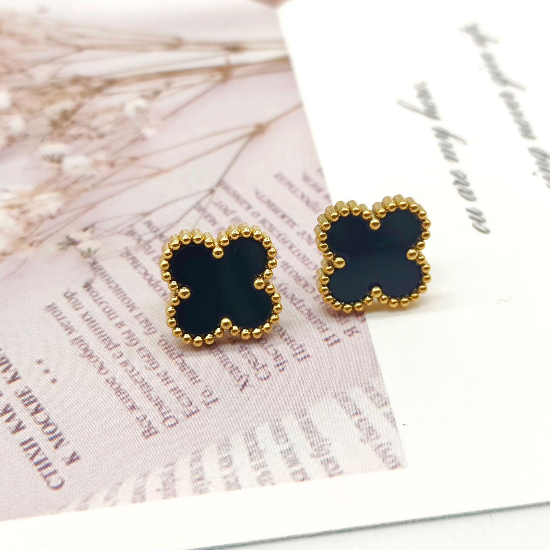 

Lucky Clover Gold-Plated Mother-of-Pearl Stud Earrings - Four-Leaf Design, Stainless Steel, Elegant and Versatile for Women.