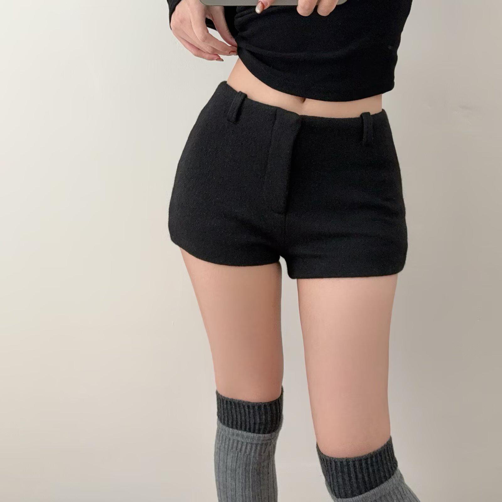 

Luxury Leg Queen: High-Quality Brushed A-Line Bodycon Shorts for Women - Slimming, Tight Fit for Autumn/Winter Small чёрный