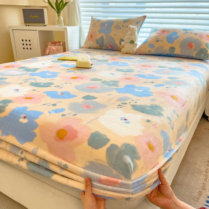 Winter Warm Flannel Fleece Bed Sheet Cartoon Flower Printed Thick Bed Sheets for Winter Single/Queen/King Soft Plush Bed Sheet