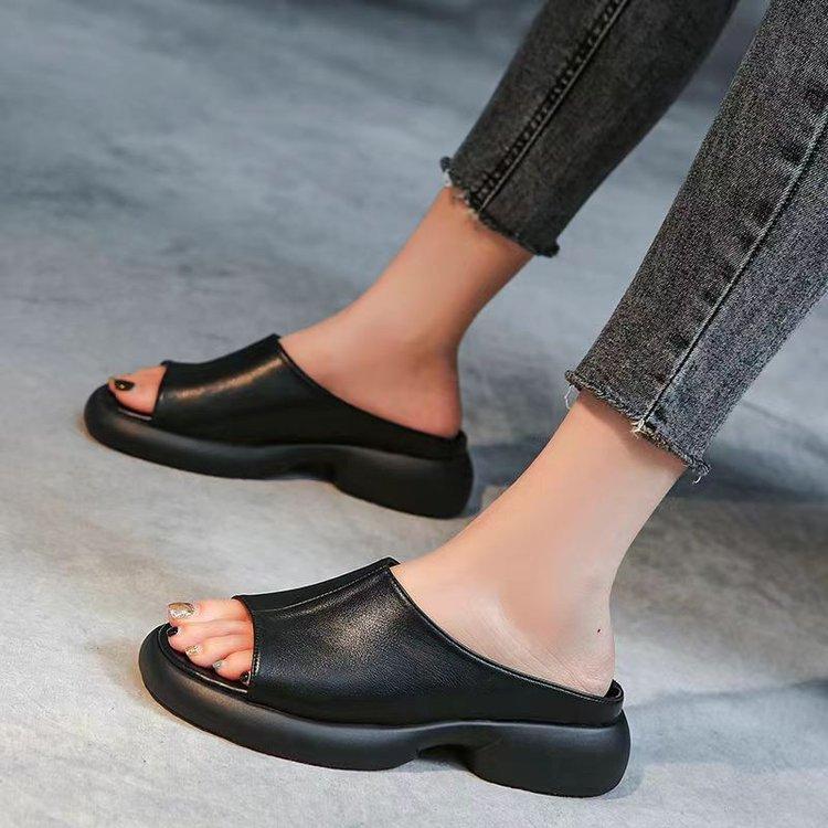 Women's large-size slippers outer wear 2025 summer new versatile and explosive thick-bottomed one-word drag comfortable soft-bottomed cool slippers