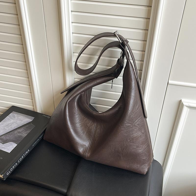 

Fashionable simple casual bag women s large capacity autumn versatile shoulder bag crossbody bag commuter soft leather tote bag