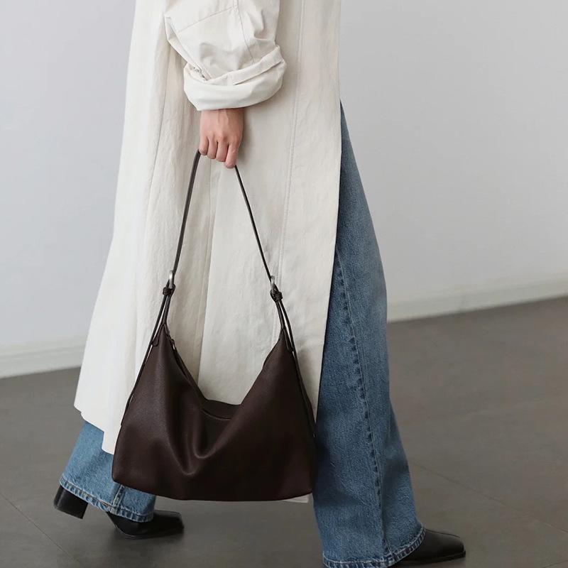 Leather Tote Bag With Zipper Top Layer Cowhide Genuine Leather Womens Bag Underarm Crossbody Style Large Capacity Handbag Hobo Bag