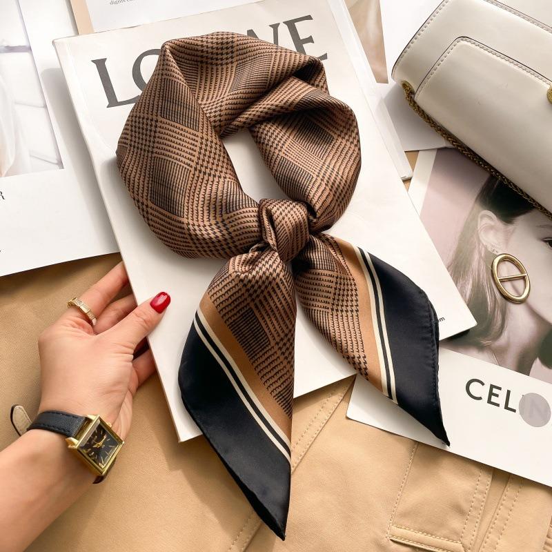 Zhang Ruonan silk scarf women's spring and summer new fashion retro accessories scarf neck high-end small square scarf