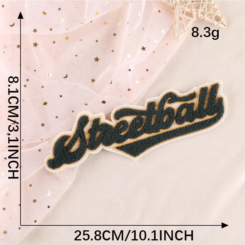 

Большая вышитая нашивка с английскими буквами - аксессуар для одежды своими руками