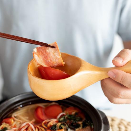 Träslev i japansk stil med långt handtag Trä Slät textur Skopa Slev för hotell