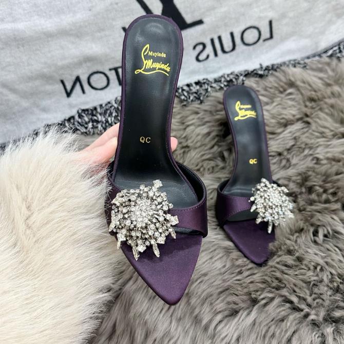 Fashion Slippers for Women's 2025 Summer New Model Rhinestone Stunning High Heels Cool Slippers Pointed High Heels Sandals for Women