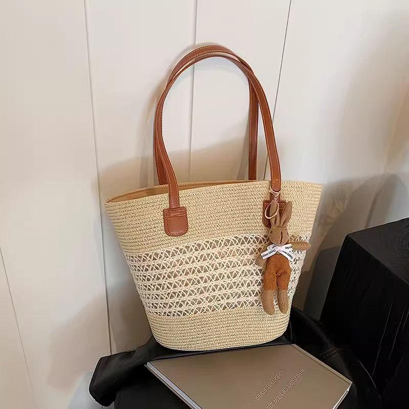 

Large Capacity Shoulder Tote Bag for Women 2025 New Summer Seaside Holiday Style Straw Bag Beach Woven Bag Rice free pendant