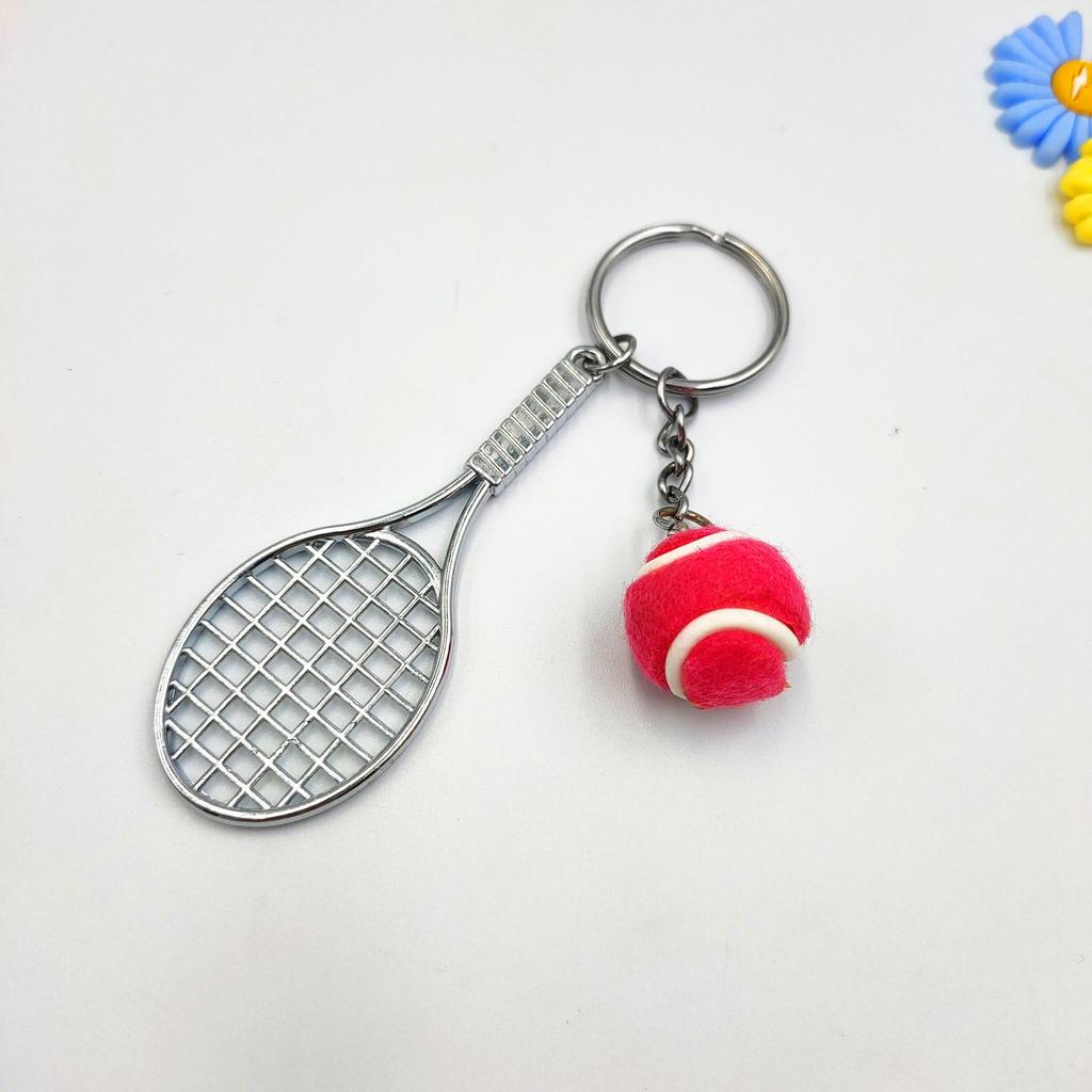 Simuliertes Metall Tennis Schlüsselanhänger Set: Zweiteiliges Sport-Souvenir-Geschenk