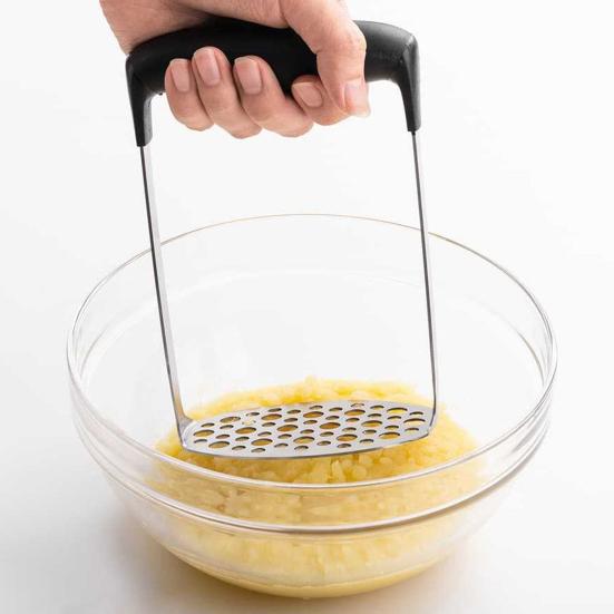Potato Masher with Anti-Slip Rubber Handle U-Shaped Design Potatoes Masher Uniform Mesh Masher for Sweet Potatoes Pumpkin Beans