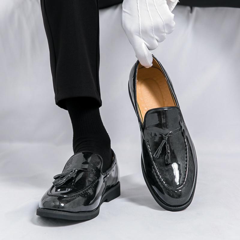 Fashion Fashion Brand Men's Comfortable Tassel Soft Soled Leather Shoes British Style Mens Patent Leather Mirror Breathable Casual Shoes