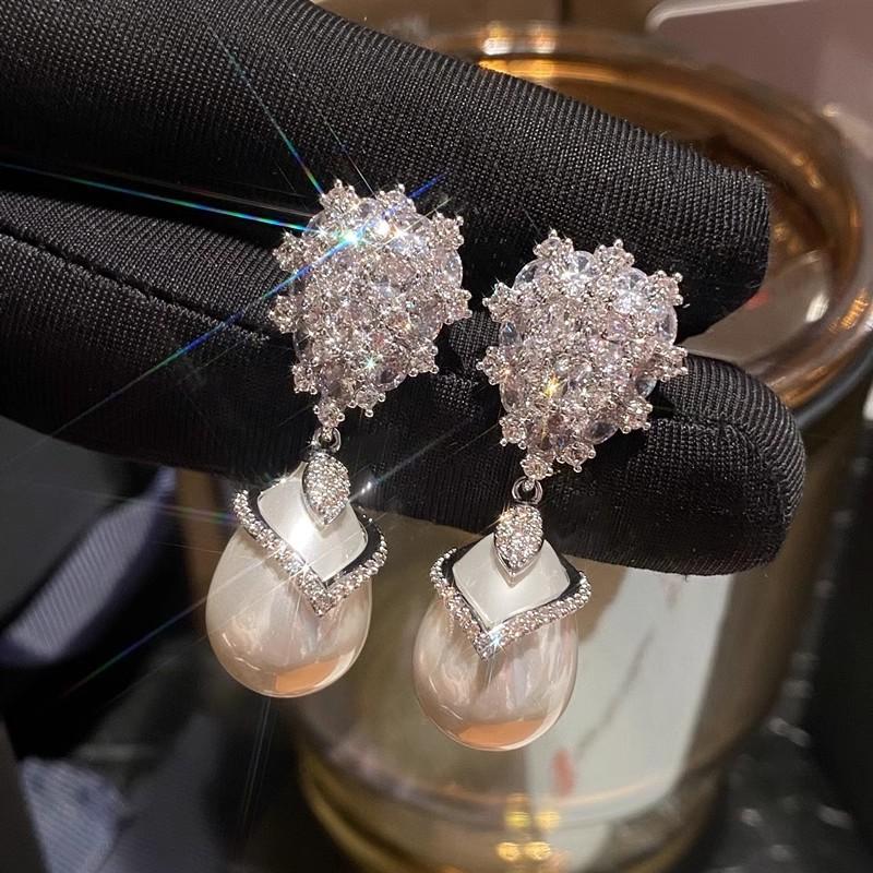 Premium light luxury style earrings female, water drop pendant imitation pearl design, princess high sense chic style