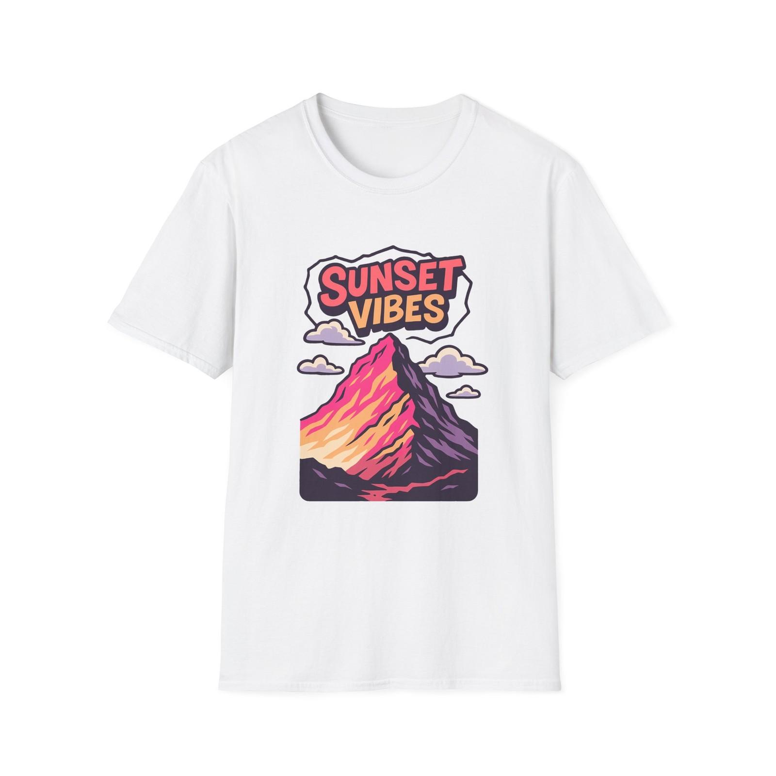 Unisex Softstyle T-Shirt Mens Womens Tees Top Sunset Mountain Retro Vintage Hiking Nature Scene S