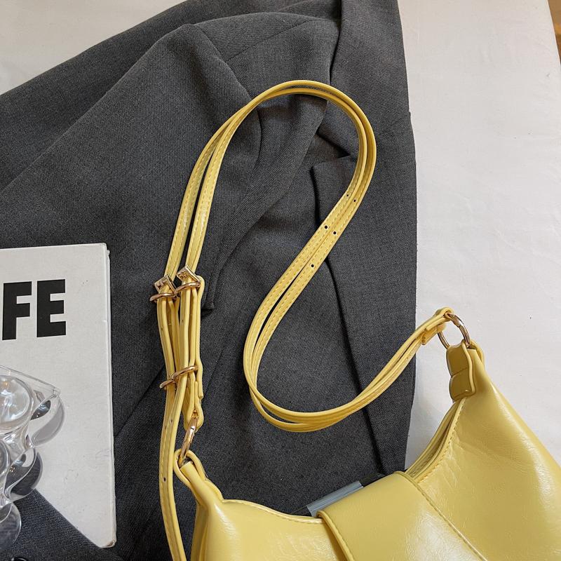 Soft Structured Shoulder Bag with Flap Closure for Daily Use and Fashionable Outfits