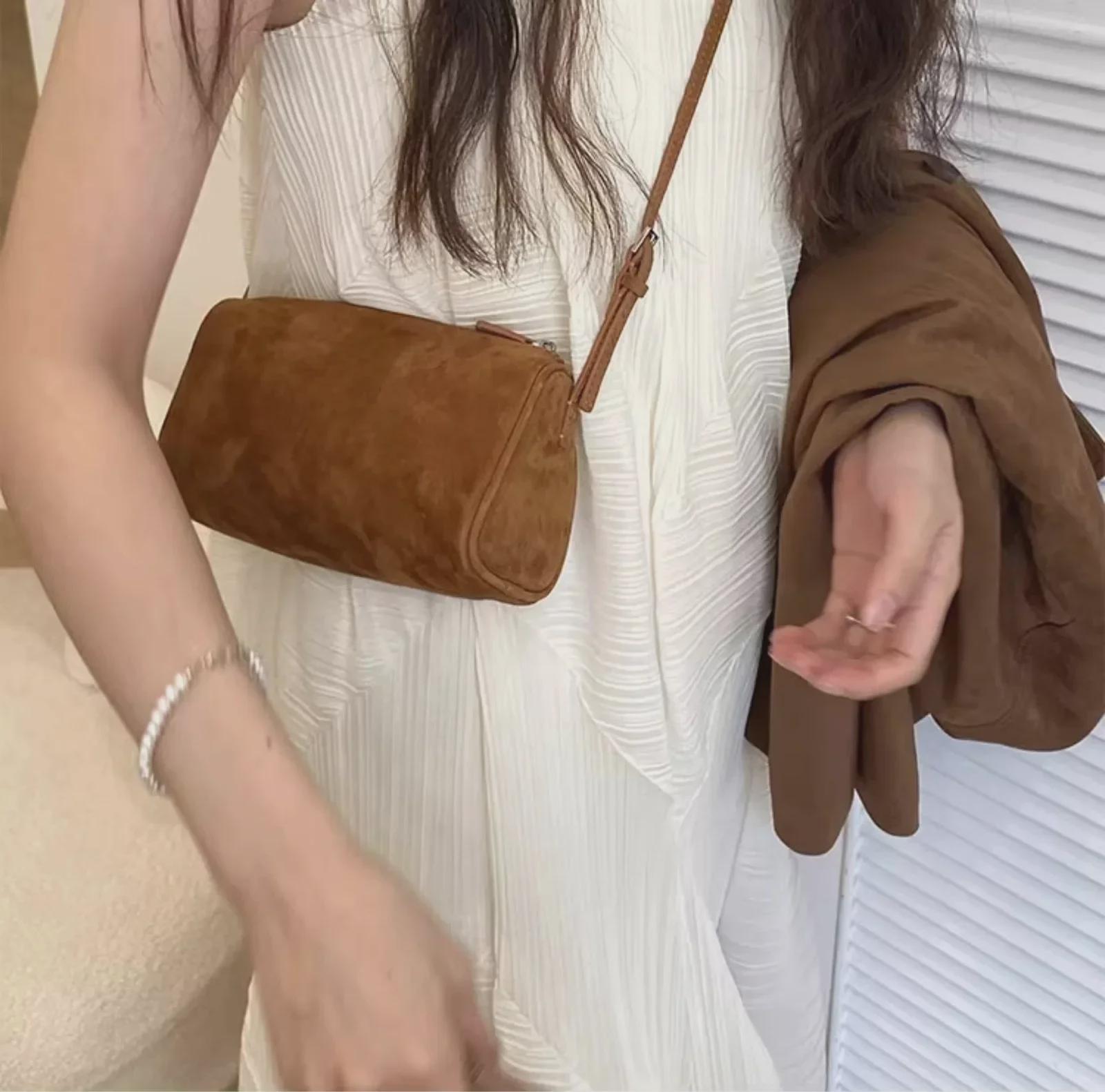 

«Женская ретро-сумка-подушка из натуральной кожи» 19x8x10