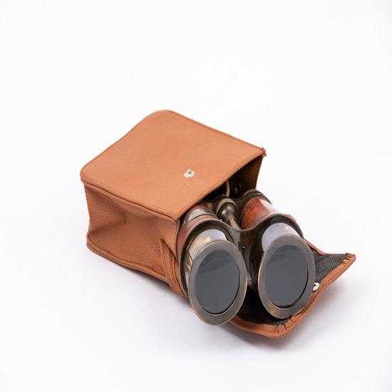 Binocolo vintage con custodia in pelle