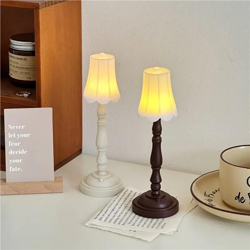 Mini Retro Small Table Lamp Desk Decoration Living Room Decoration Bedside LED Mini Model Night Lights Ornaments