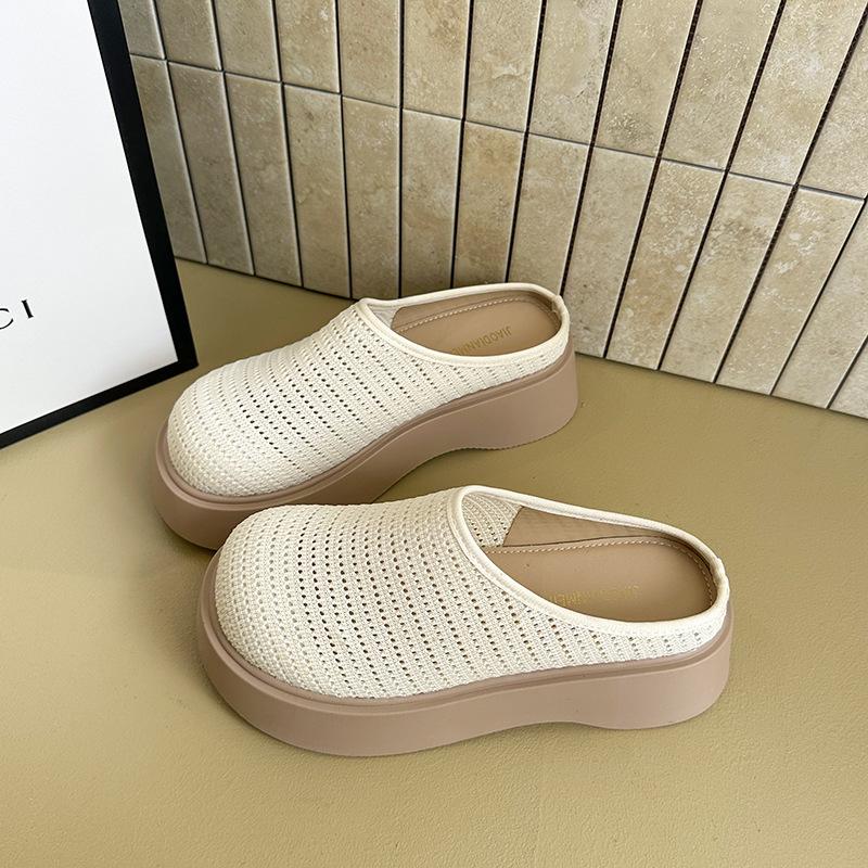 Thick-soled slippers women's summer outer wear 2025 new summer high-end small thick-soled beach with skirt cool slippers
