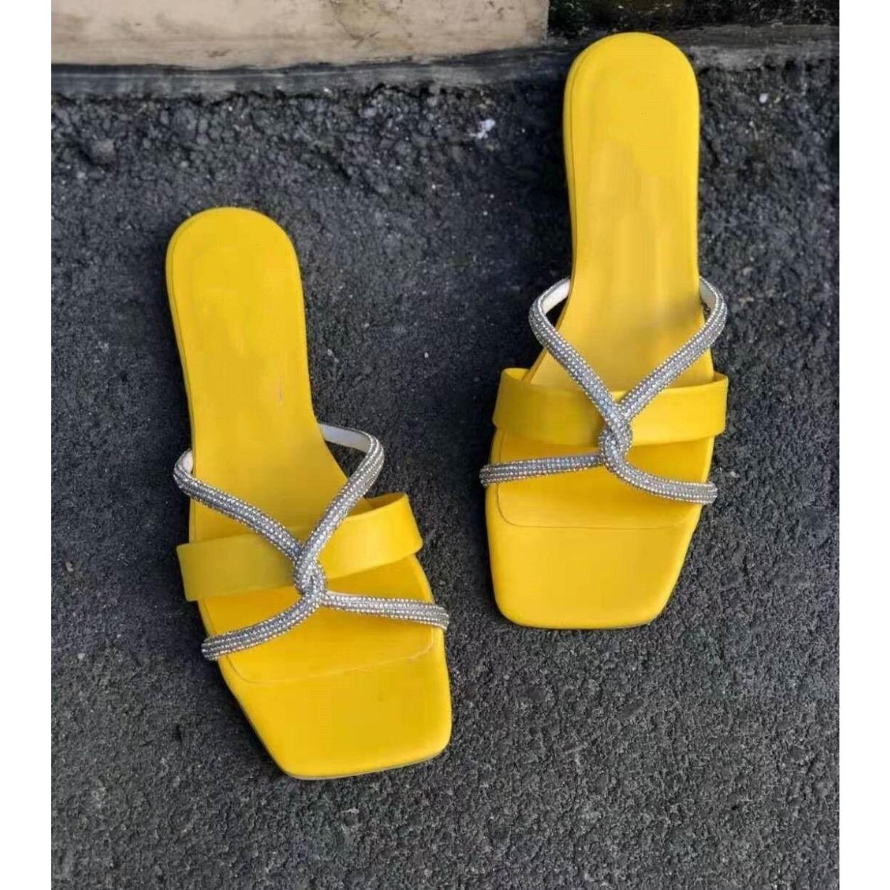 

Lady s flat slippers large size flat shoes fashion casual solid color rhinestone cross strap women s sandals 36 жёлтый