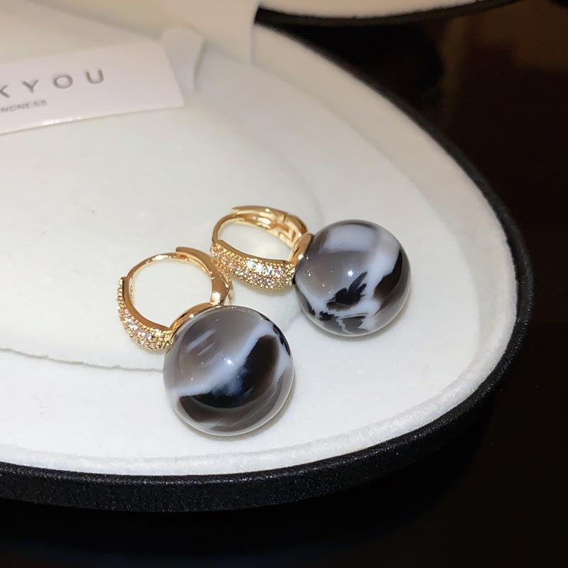 Vintage Silver Black Tassel Geometric Round Stud Earrings for Women - Elegant High-End Design