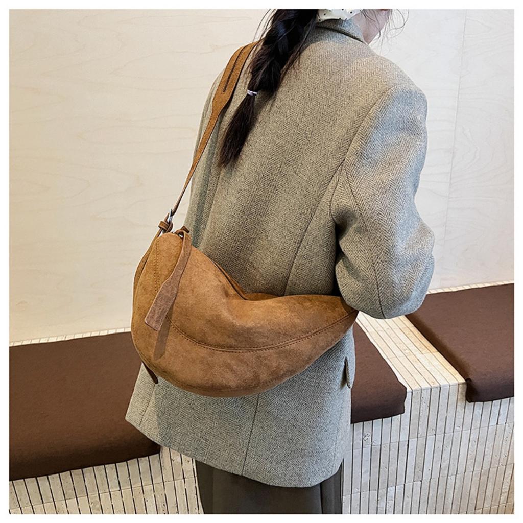Dumpling Bag Women's Autumn New Niche Design Single Shoulder Bag Large Capacity Versatile Commuting Crossbody Bag