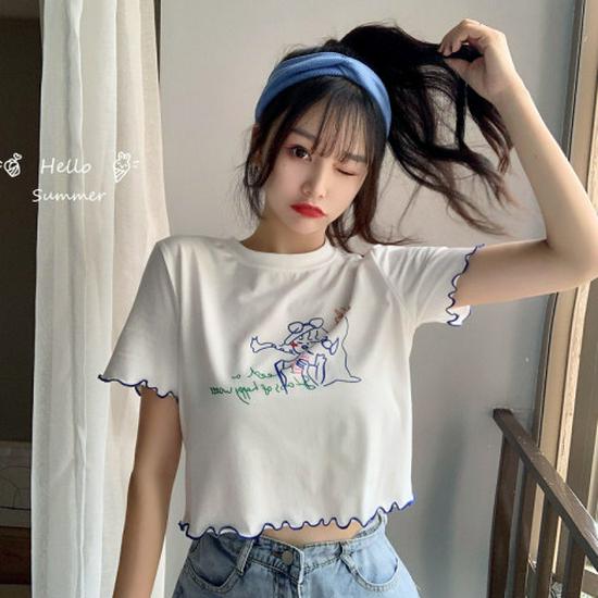 Trendiges T-Shirt mit Wellensaum, kurzen Ärmeln und figurbetonter Passform: Sommerlich Süß & Würzig Stil für Frauen