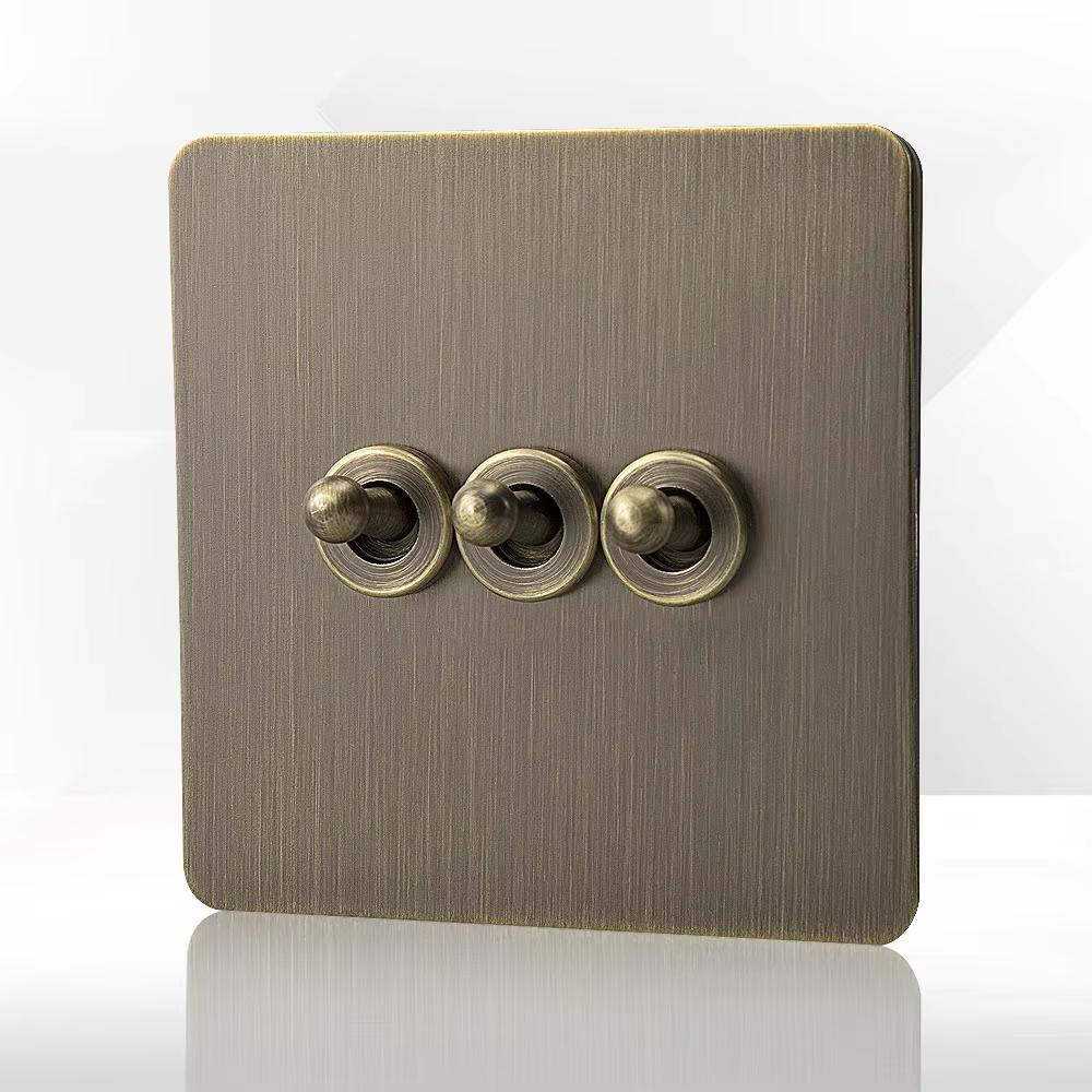 LangYeao Messinghebel UK Kippschalter Buster und Stanzlichtschalter Stil Edelstahlplatte Vintage Retro Wandschalter Steckdose