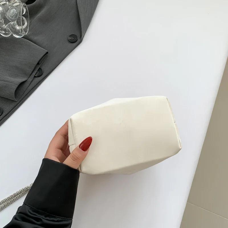 Velvet Chain Strap Bucket Bag for Women Elegant and Versatile New Bucket Bag Popular Lucky Bag