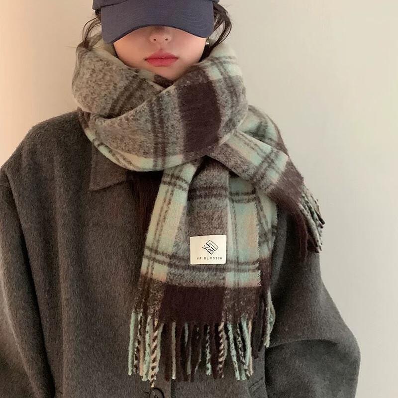 New plaid scarf women's winter warmth and cold protection advanced sense Korean couple scarf student versatile man