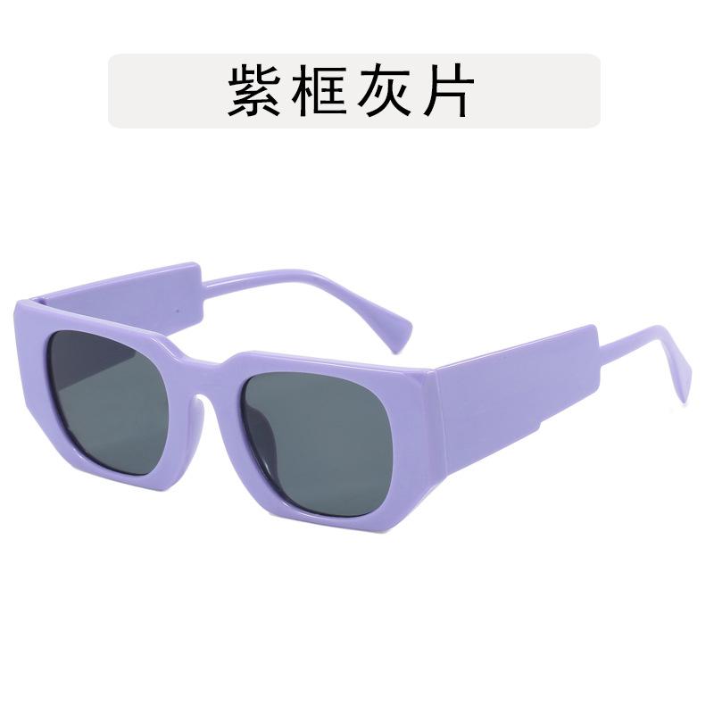 

European American Style Women Sunglasses Fashion Stylish Rectangle Shape Cool Sunglass Model Show Travelling Female Sunglass