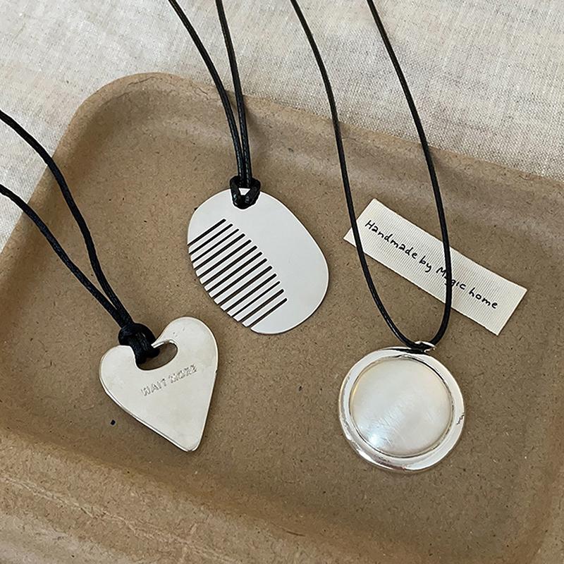 Všestranný hřeben Love přívěsek dlouhý černý provazový náhrdelník pro ženy dívky Vintage lehký luxusní elegantní náhrdelník příslušenství