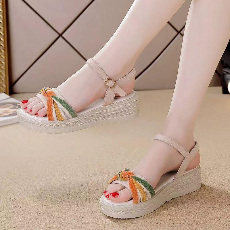 Plateau Damen Sandalen Keilabsatz Offene Zehen Damen Schuhe Farbgebung Designer Chic und Elegant Korea im Angebot Bequem